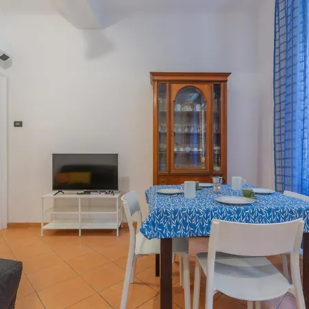 Piazza Aldrovandi Quiet Lovely Apartment
